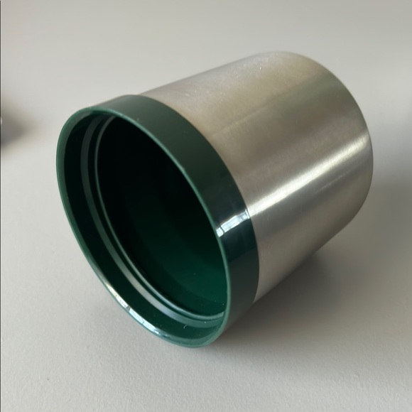 Stanley Classic Legendary Bottle Hammertone Green 20 oz - Picture 2 of 9